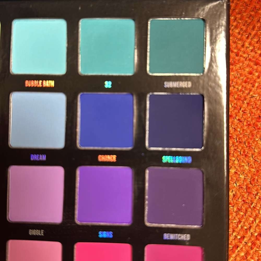Authentic Blend Bunny Cosmetics Blends 30 Matte Pigments For The Perfect Blend - Picture 6 of 8